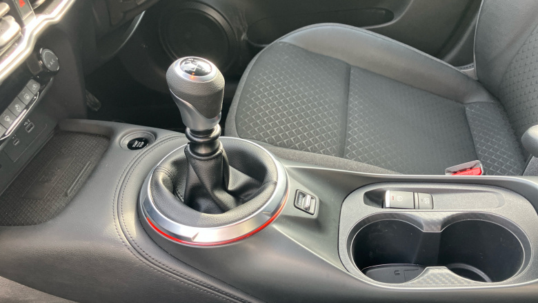 Nissan Juke 1.0 DiG-T N-Connecta 5dr Petrol Hatchback